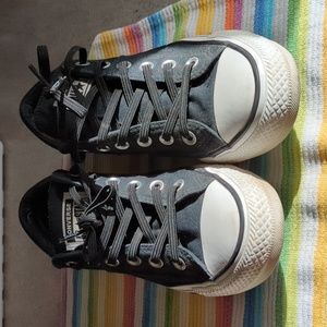Black "Madison" Converse Lo-Top Sneakers Sz 8